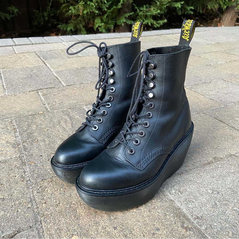 Dr. Martens Jamila lace up wedge platform